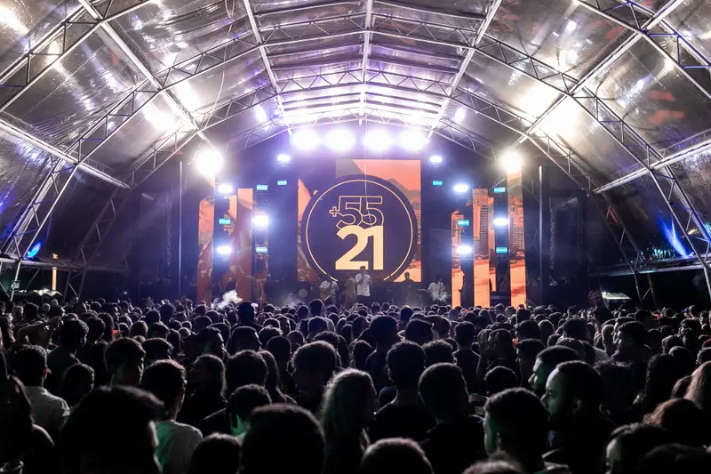 Show do +5521 sob a tenda no Bloquinho do Raro · 04 de março de 2025