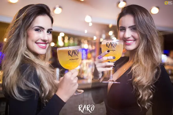 Foto de capa do álbum Raro SkyBar (2018)