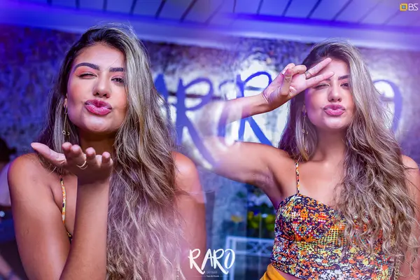 Foto de capa do álbum Raro SkyBar (2019)